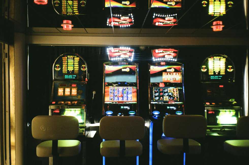 zeuswincasinos.com